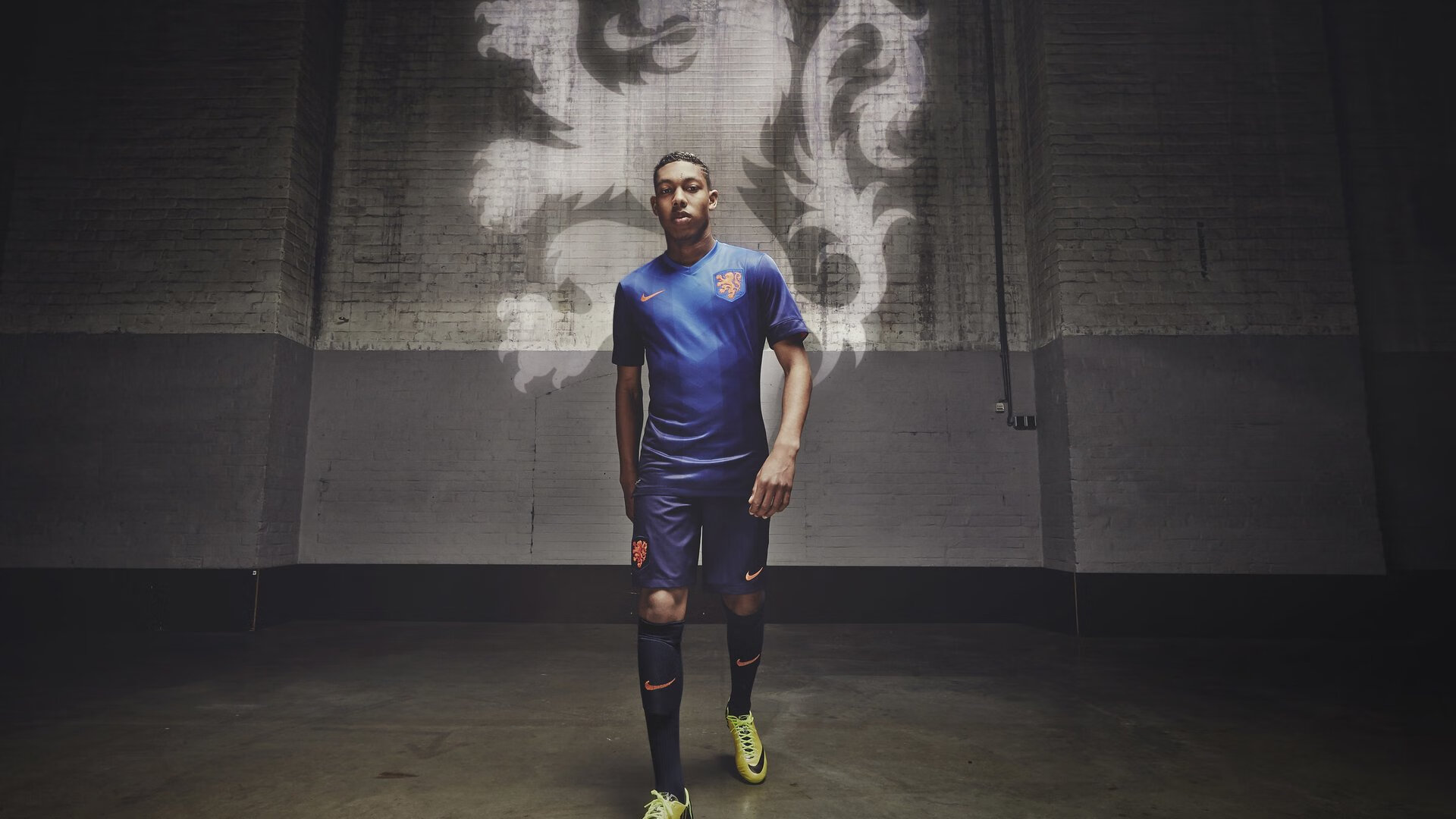 开云APP-欧冠决赛的篮球魂，当字母哥的突破化身绿茵场上的致命绝杀