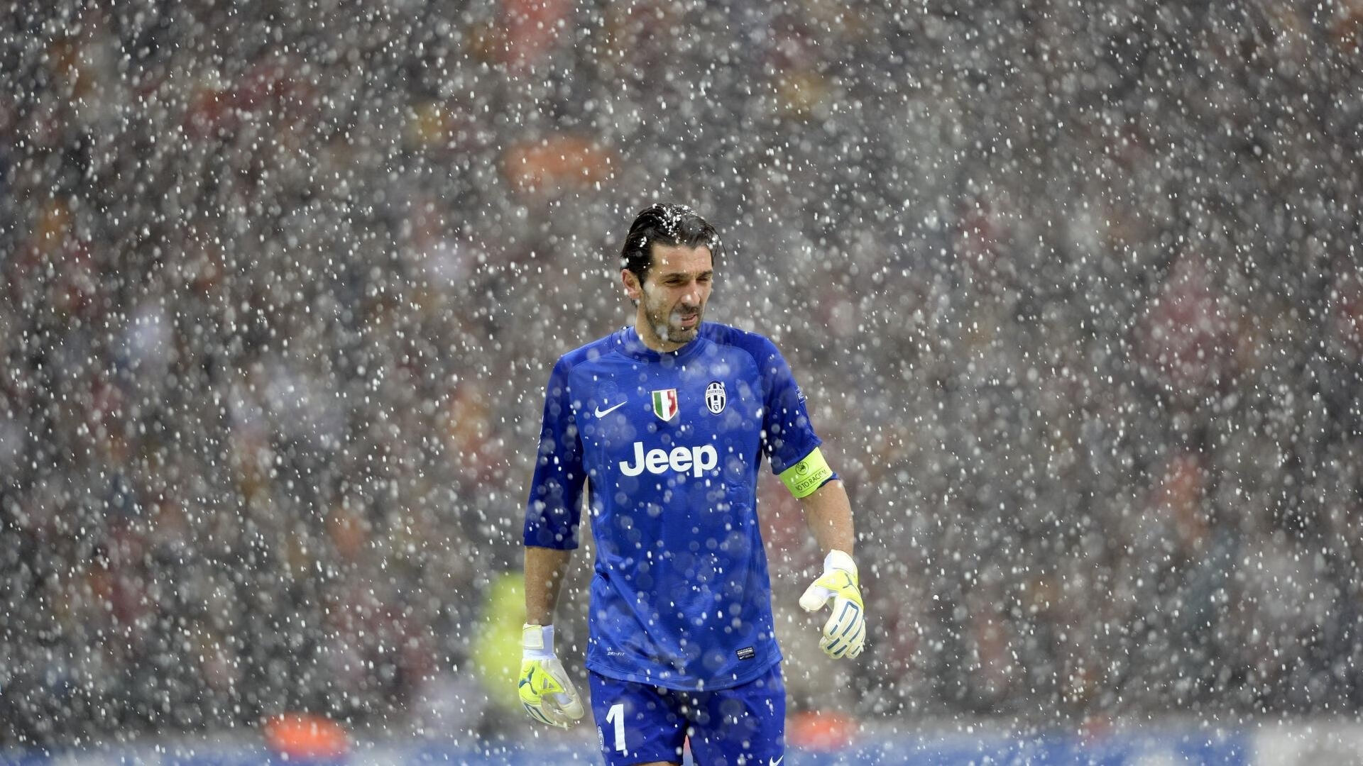 红狼压境!当罗马军团式足球遇见F1赛道上的哈里·凯恩—一场关于精密控制与绝对统治的竞技隐喻